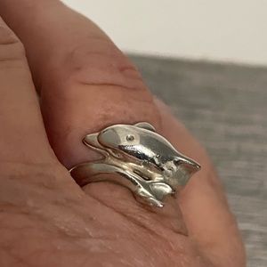 Sterling silver dolphin ring size 6